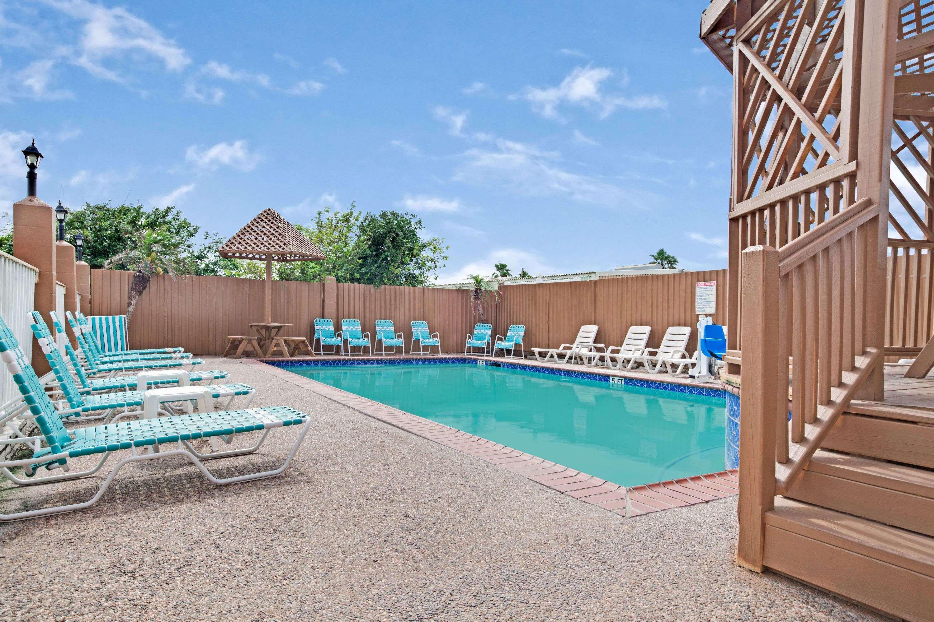 Red Roof Inn Plus + Galveston - Beachfront Exteriér fotografie