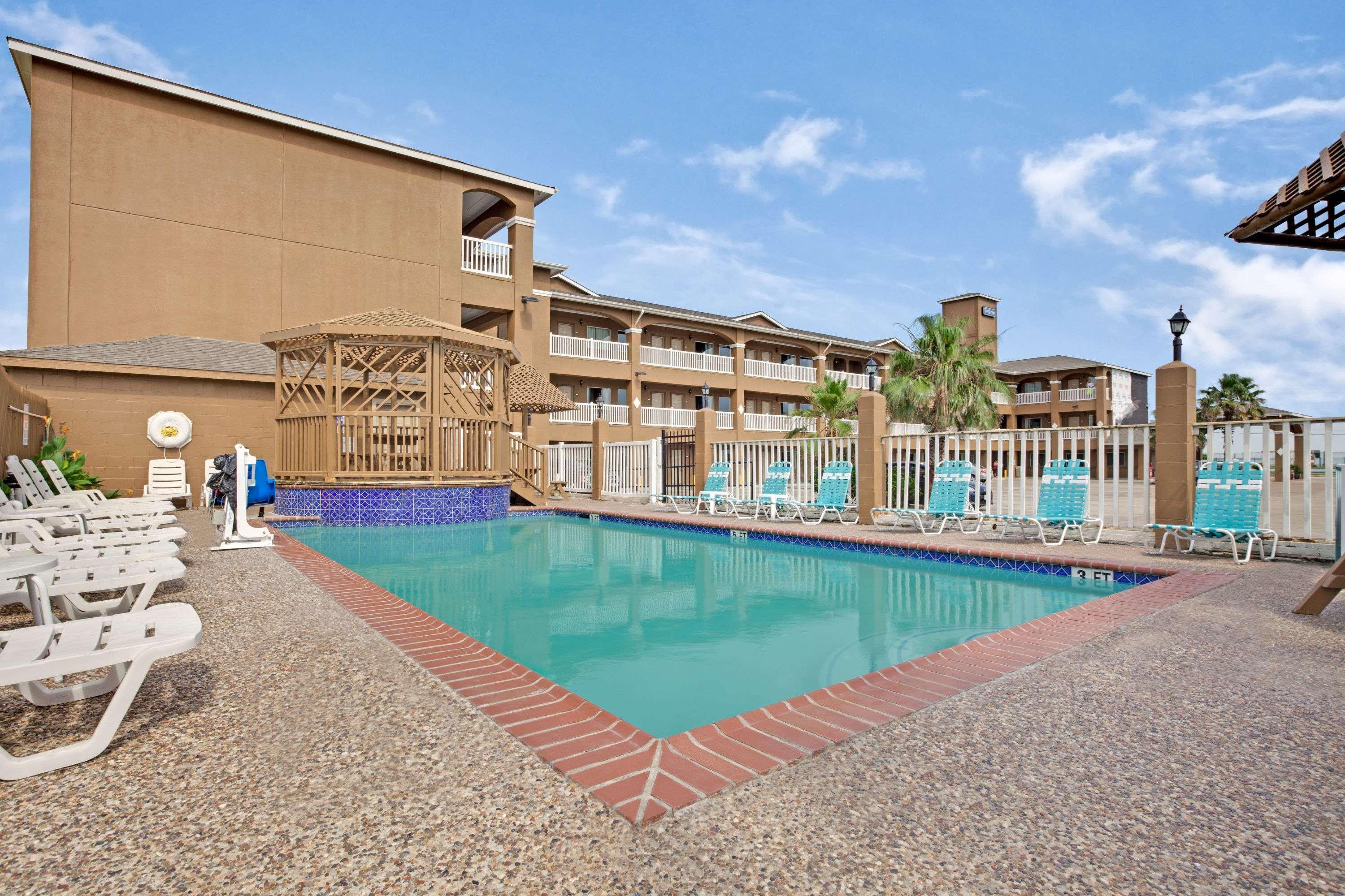 Red Roof Inn Plus + Galveston - Beachfront Exteriér fotografie